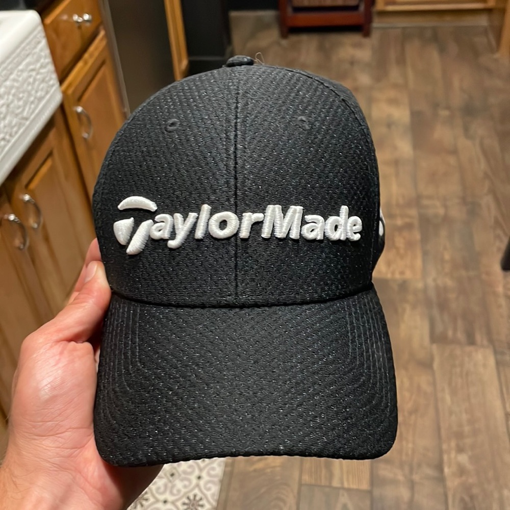 Taylormade fitted hat